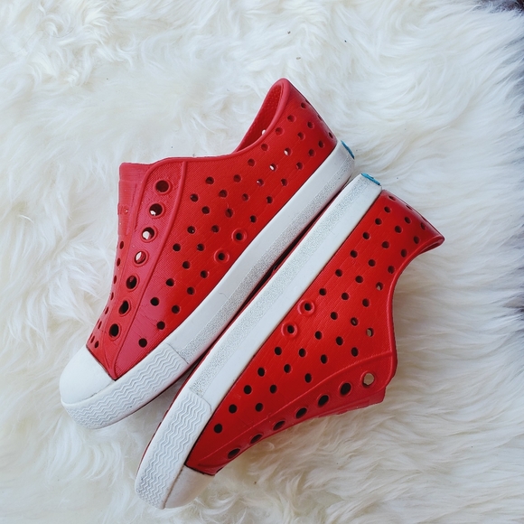 Native Red White Jefferson Slip On Sneaker 9 - Picture 3 of 10